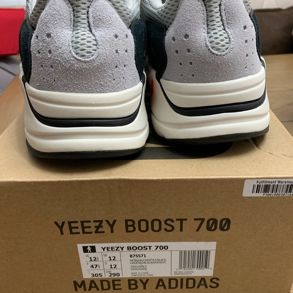 Adidas Yeezy Wave Runner 700 - Picture 3 of 4